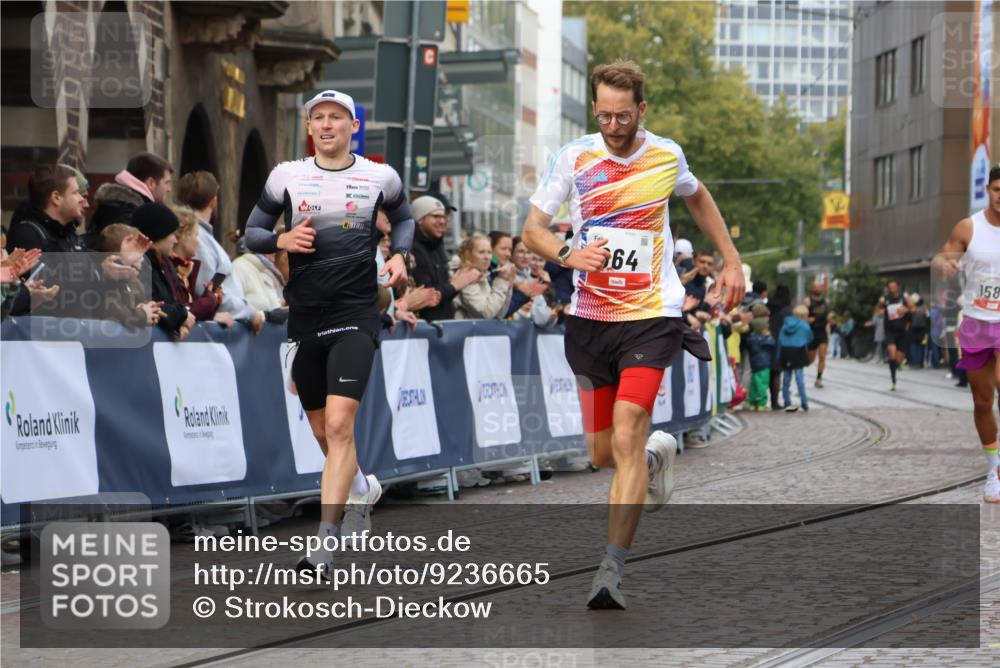 05.10.2025 - 20. swb-Marathon Bremen Strokosch-Dieckow http://msf.ph/oto/9236665 05.10.2025 12:39:56 Ziel 964, 1528 meine-sportfotos.de
