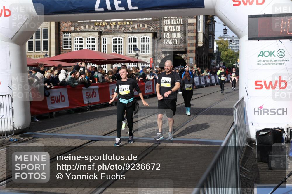 05.10.2025 - 20. swb-Marathon Bremen Yannick Fuchs http://msf.ph/oto/9236672 05.10.2025 11:05:48 Ziel 9210, 9335, 9419, 10197, 10437, 10529, 10843, 10844, 10999, 11604, 11681 meine-sportfotos.de