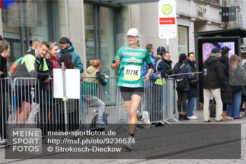 05.10.2025 - 20. swb-Marathon Bremen Strokosch-Dieckow http://msf.ph/oto/9236674 05.10.2025 10:44:52 Ziel 9202, 9290, 9396, 9678, 9885, 9963, 10091, 10431, 10634, 10822, 10898, 11346, 11362, 11488, 11715, 9202, 9290, 9396, 9678, 9885, 9963, 10091, 10431, 10634, 10822, 10898, 11346, 11362, 11488, 11715 meine-sportfotos.de