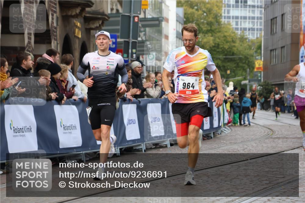 05.10.2025 - 20. swb-Marathon Bremen Strokosch-Dieckow http://msf.ph/oto/9236691 05.10.2025 12:39:57 Ziel 964, 1528 meine-sportfotos.de