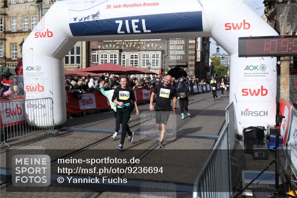 05.10.2025 - 20. swb-Marathon Bremen Yannick Fuchs http://msf.ph/oto/9236694 05.10.2025 11:05:48 Ziel 9210, 9335, 9419, 10197, 10437, 10529, 10843, 10844, 10999, 11604, 11681 meine-sportfotos.de