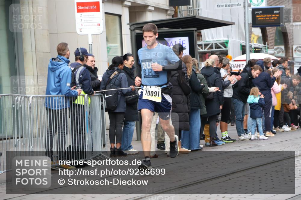 05.10.2025 - 20. swb-Marathon Bremen Strokosch-Dieckow http://msf.ph/oto/9236699 05.10.2025 10:44:54 Ziel 9202, 9290, 9396, 9885, 9963, 10091, 10431, 10447, 10634, 10822, 10898, 11346, 11362, 11403, 11488, 11715, 9202, 9290, 9396, 9885, 9963, 10091, 10431, 10447, 10634, 10822, 10898, 11346, 11362, 11403, 11488, 11715 meine-sportfotos.de