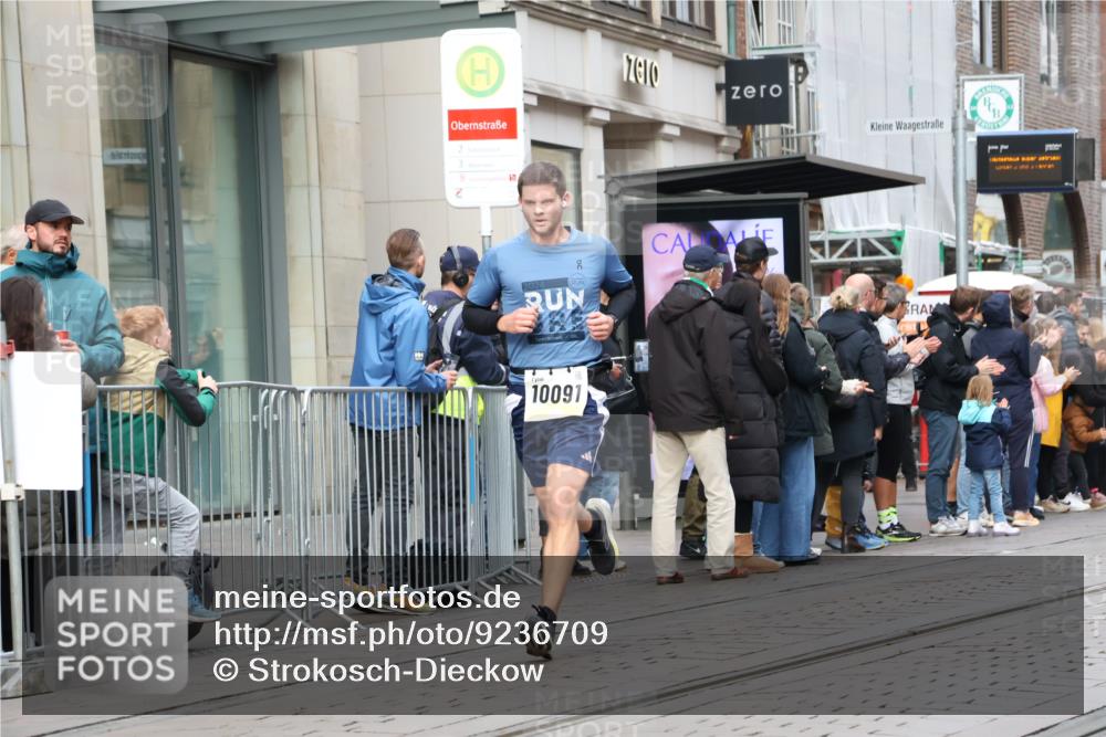 05.10.2025 - 20. swb-Marathon Bremen Strokosch-Dieckow http://msf.ph/oto/9236709 05.10.2025 10:44:54 Ziel 9202, 9290, 9396, 9885, 9963, 10091, 10431, 10447, 10634, 10822, 10898, 11346, 11362, 11403, 11488, 11715, 9202, 9290, 9396, 9885, 9963, 10091, 10431, 10447, 10634, 10822, 10898, 11346, 11362, 11403, 11488, 11715 meine-sportfotos.de