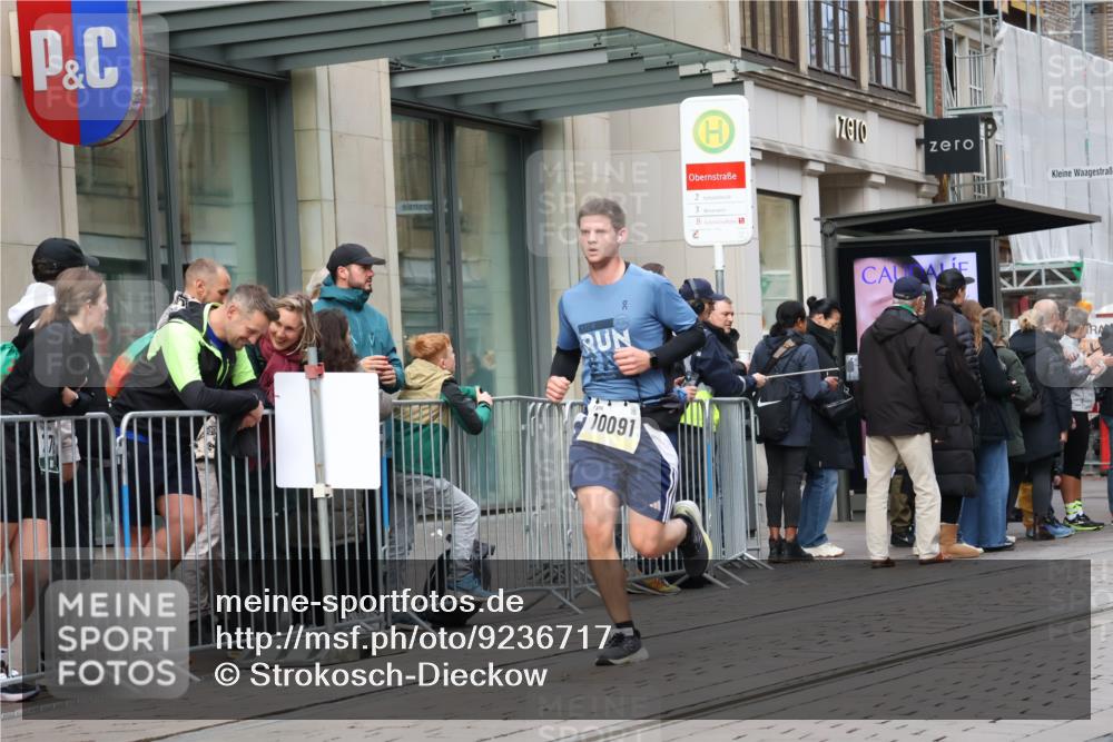 05.10.2025 - 20. swb-Marathon Bremen Strokosch-Dieckow http://msf.ph/oto/9236717 05.10.2025 10:44:54 Ziel 9202, 9290, 9396, 9885, 9963, 10091, 10431, 10447, 10634, 10822, 10898, 11346, 11362, 11403, 11488, 11715, 9202, 9290, 9396, 9885, 9963, 10091, 10431, 10447, 10634, 10822, 10898, 11346, 11362, 11403, 11488, 11715 meine-sportfotos.de
