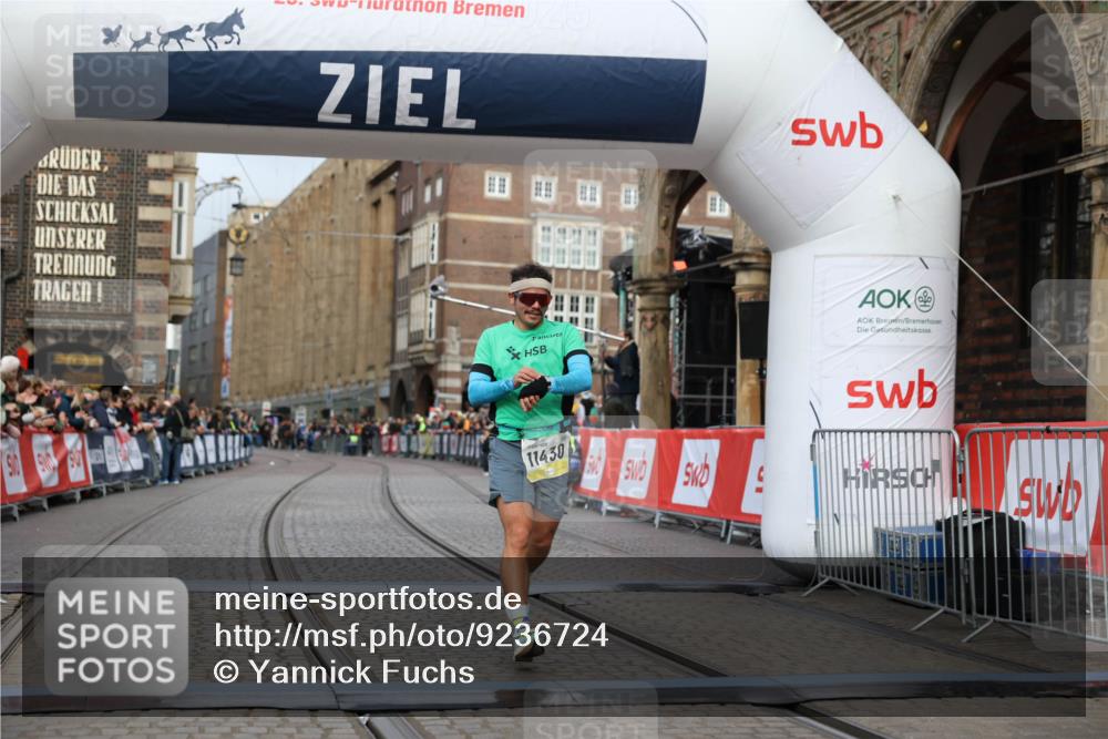 05.10.2025 - 20. swb-Marathon Bremen Yannick Fuchs http://msf.ph/oto/9236724 05.10.2025 10:38:31 Ziel 9809, 11430 meine-sportfotos.de