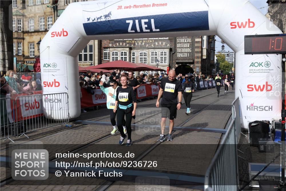 05.10.2025 - 20. swb-Marathon Bremen Yannick Fuchs http://msf.ph/oto/9236726 05.10.2025 11:05:49 Ziel 9335, 9423, 10197, 10529, 10843, 10844, 10999, 11604, 11681 meine-sportfotos.de