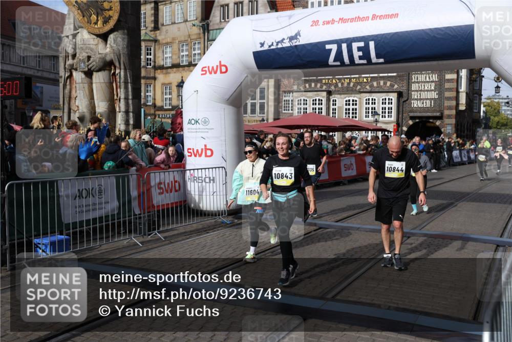05.10.2025 - 20. swb-Marathon Bremen Yannick Fuchs http://msf.ph/oto/9236743 05.10.2025 11:05:49 Ziel 9335, 9423, 10197, 10529, 10843, 10844, 10999, 11604, 11681 meine-sportfotos.de