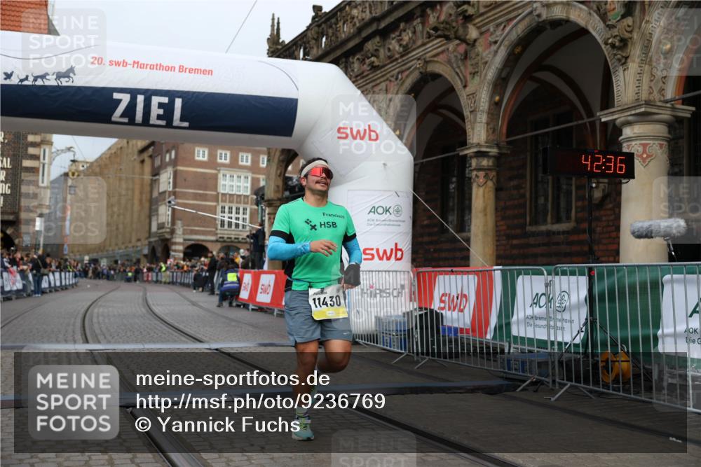 05.10.2025 - 20. swb-Marathon Bremen Yannick Fuchs http://msf.ph/oto/9236769 05.10.2025 10:38:32 Ziel 9809, 11430 meine-sportfotos.de