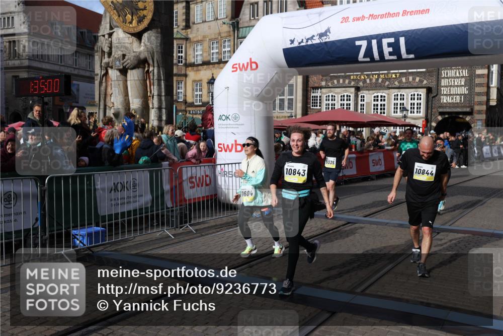 05.10.2025 - 20. swb-Marathon Bremen Yannick Fuchs http://msf.ph/oto/9236773 05.10.2025 11:05:49 Ziel 9335, 9423, 10197, 10529, 10843, 10844, 10999, 11604, 11681 meine-sportfotos.de