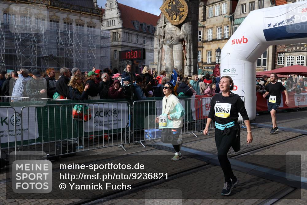 05.10.2025 - 20. swb-Marathon Bremen Yannick Fuchs http://msf.ph/oto/9236821 05.10.2025 11:05:50 Ziel 9335, 9423, 10197, 10529, 10769, 10843, 10844, 10999, 11604 meine-sportfotos.de