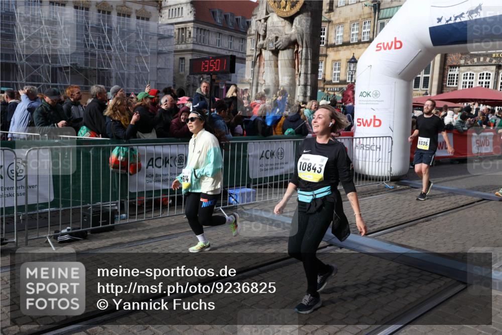 05.10.2025 - 20. swb-Marathon Bremen Yannick Fuchs http://msf.ph/oto/9236825 05.10.2025 11:05:50 Ziel 9335, 9423, 10197, 10529, 10769, 10843, 10844, 10999, 11604 meine-sportfotos.de
