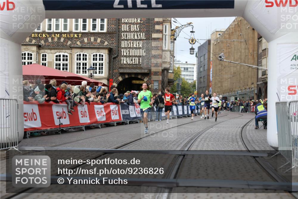 05.10.2025 - 20. swb-Marathon Bremen Yannick Fuchs http://msf.ph/oto/9236826 05.10.2025 10:38:49 Ziel 10409, 10862, 11132 meine-sportfotos.de