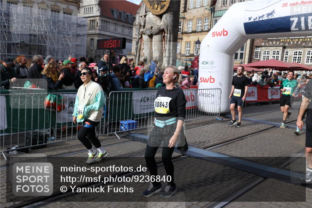 05.10.2025 - 20. swb-Marathon Bremen Yannick Fuchs http://msf.ph/oto/9236840 05.10.2025 11:05:50 Ziel 9335, 9423, 10197, 10529, 10769, 10843, 10844, 10999, 11604 meine-sportfotos.de