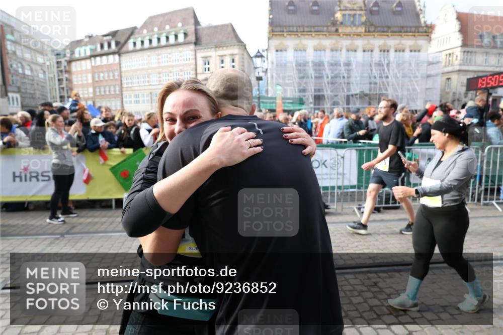05.10.2025 - 20. swb-Marathon Bremen Yannick Fuchs http://msf.ph/oto/9236852 05.10.2025 11:05:55 Ziel 7777, 9335, 9423, 9907, 10197, 10529, 10619, 10769, 11455, 11604 meine-sportfotos.de