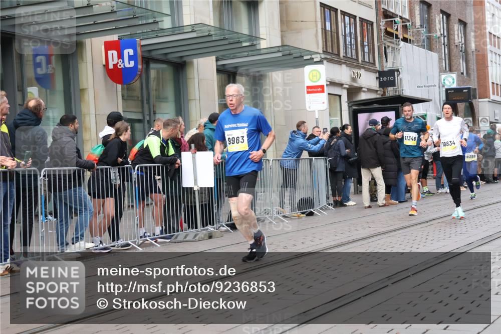 05.10.2025 - 20. swb-Marathon Bremen Strokosch-Dieckow http://msf.ph/oto/9236853 05.10.2025 10:45:03 Ziel 9250, 9290, 9396, 9885, 9963, 10431, 10447, 10634, 10682, 10822, 10898, 11346, 11403, 11488, 11585, 9250, 9290, 9396, 9885, 9963, 10431, 10447, 10634, 10682, 10822, 10898, 11346, 11403, 11488, 11585 meine-sportfotos.de