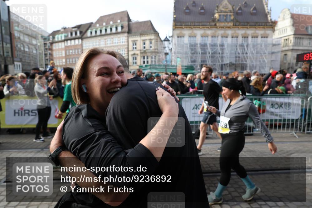 05.10.2025 - 20. swb-Marathon Bremen Yannick Fuchs http://msf.ph/oto/9236892 05.10.2025 11:05:55 Ziel 7777, 9335, 9423, 9907, 10197, 10529, 10619, 10769, 11455, 11604 meine-sportfotos.de
