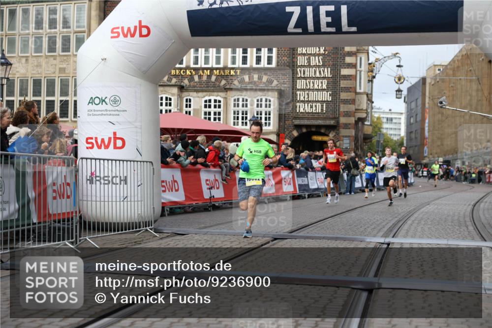 05.10.2025 - 20. swb-Marathon Bremen Yannick Fuchs http://msf.ph/oto/9236900 05.10.2025 10:38:50 Ziel 9341, 10409, 10862, 11132 meine-sportfotos.de
