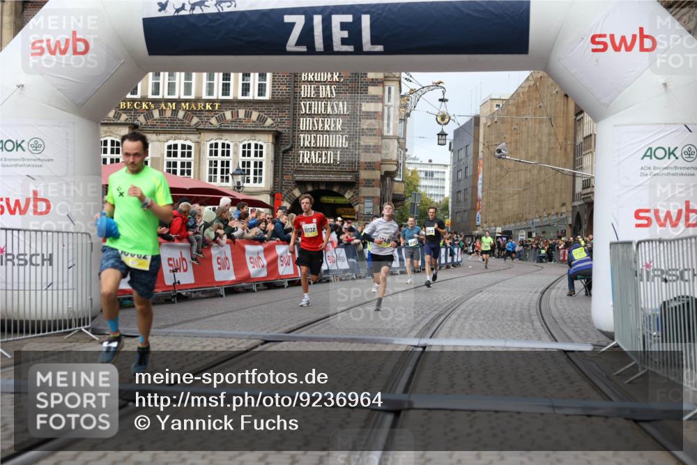 05.10.2025 - 20. swb-Marathon Bremen Yannick Fuchs http://msf.ph/oto/9236964 05.10.2025 10:38:51 Ziel 9341, 10409, 10517, 10862, 11132 meine-sportfotos.de