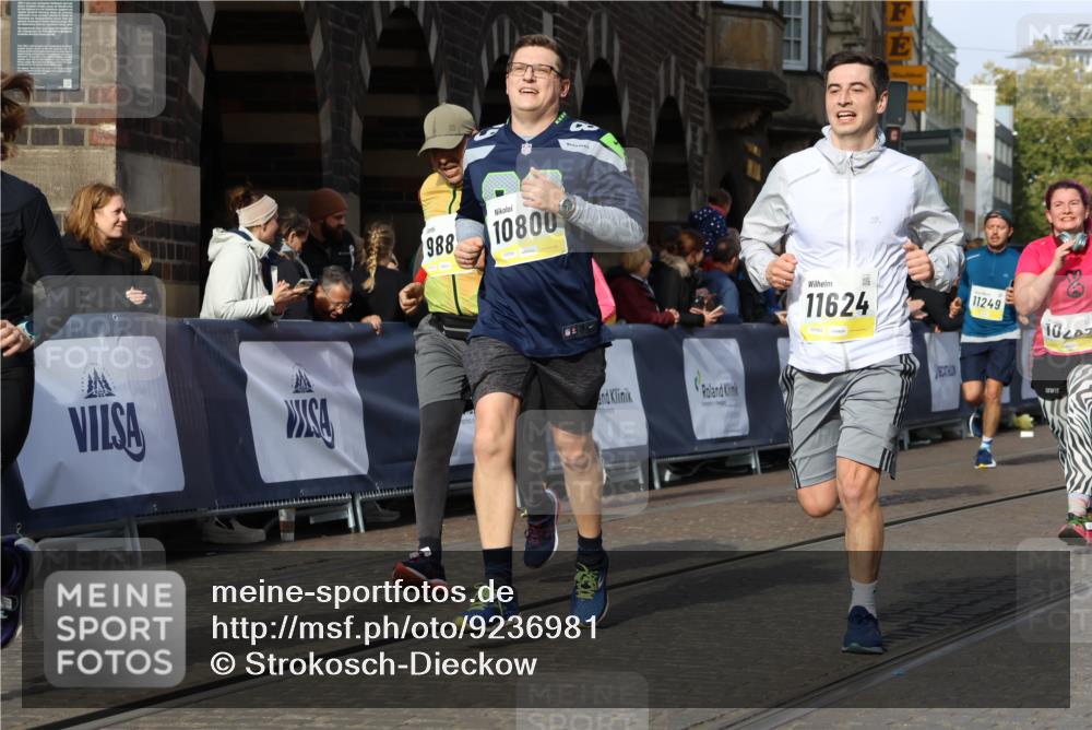 05.10.2025 - 20. swb-Marathon Bremen Strokosch-Dieckow http://msf.ph/oto/9236981 05.10.2025 10:55:46 Ziel 9521, 9621, 9882, 10088, 10253, 10287, 10323, 10385, 10610, 10653, 10800, 11052, 11249, 11439, 11586, 11624 meine-sportfotos.de