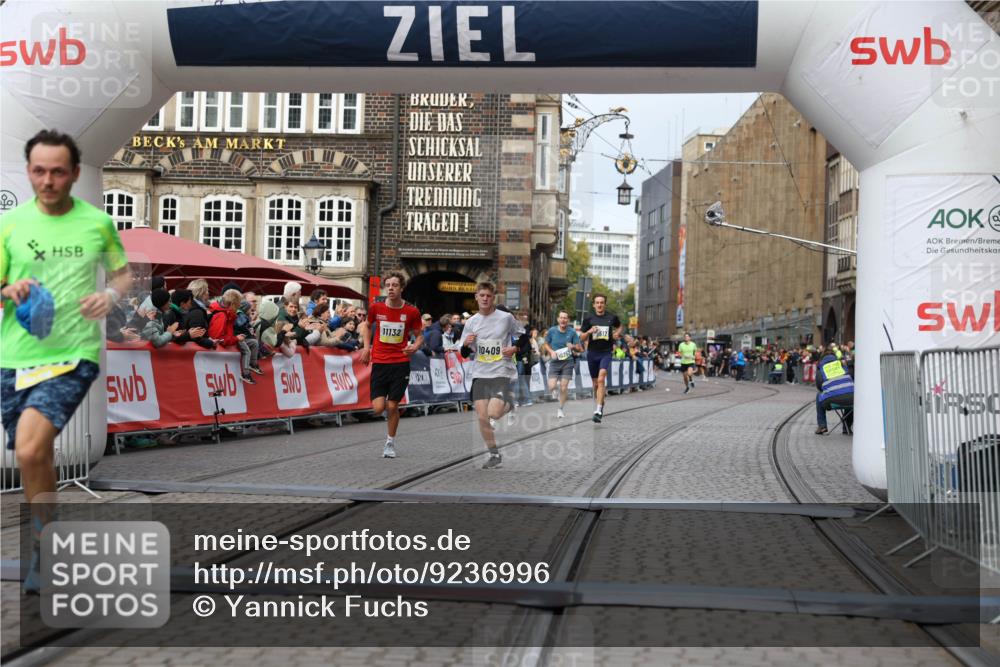 05.10.2025 - 20. swb-Marathon Bremen Yannick Fuchs http://msf.ph/oto/9236996 05.10.2025 10:38:51 Ziel 9341, 10409, 10517, 10862, 11132 meine-sportfotos.de