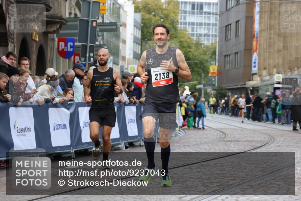 05.10.2025 - 20. swb-Marathon Bremen Strokosch-Dieckow http://msf.ph/oto/9237043 05.10.2025 12:40:11 Ziel 1714, 2138 meine-sportfotos.de