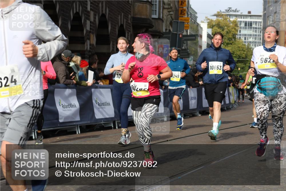 05.10.2025 - 20. swb-Marathon Bremen Strokosch-Dieckow http://msf.ph/oto/9237082 05.10.2025 10:55:47 Ziel 9521, 9621, 9882, 10253, 10287, 10323, 10385, 10610, 10653, 10800, 11052, 11249, 11439, 11624 meine-sportfotos.de