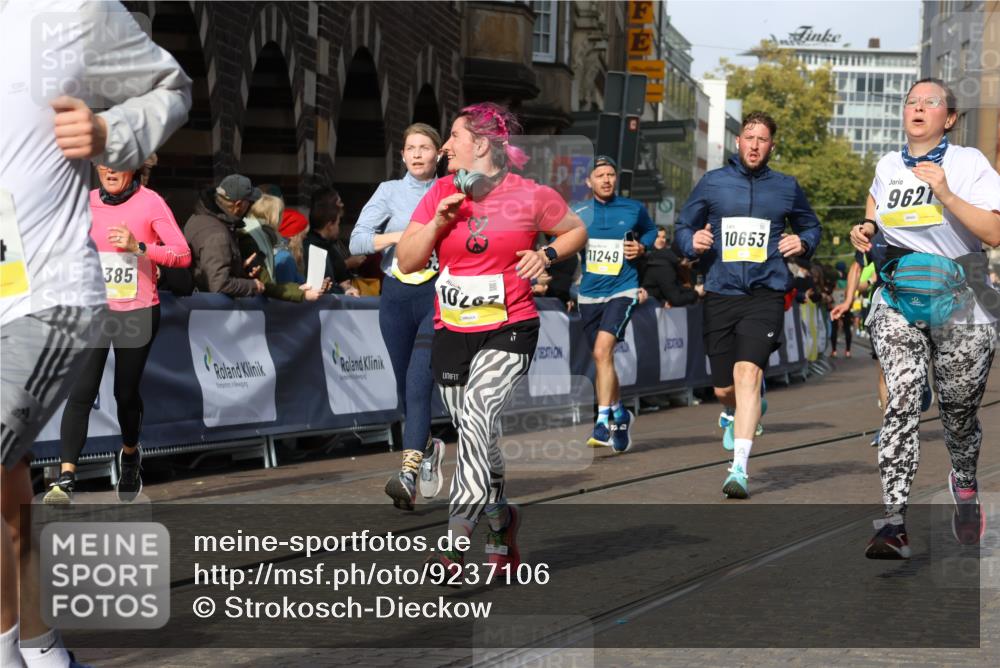 05.10.2025 - 20. swb-Marathon Bremen Strokosch-Dieckow http://msf.ph/oto/9237106 05.10.2025 10:55:47 Ziel 9521, 9621, 9882, 10253, 10287, 10323, 10385, 10610, 10653, 10800, 11052, 11249, 11439, 11624 meine-sportfotos.de