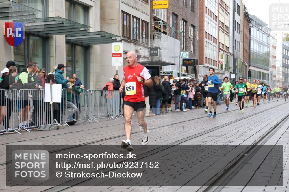05.10.2025 - 20. swb-Marathon Bremen Strokosch-Dieckow http://msf.ph/oto/9237152 05.10.2025 10:45:17 Ziel 28, 8000, 9200, 9222, 9250, 9709, 9960, 10053, 10350, 10447, 10639, 10682, 10792, 10823, 11403, 11585, 11678, 11745, 28, 8000, 9200, 9222, 9250, 9709, 9960, 10053, 10350, 10447, 10639, 10682, 10792, 10823, 11403, 11585, 11678, 11745 meine-sportfotos.de