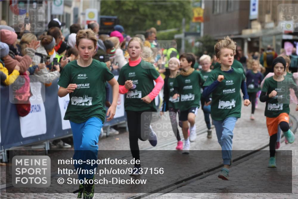 05.10.2025 - 20. swb-Marathon Bremen Strokosch-Dieckow http://msf.ph/oto/9237156 05.10.2025 15:20:37 Ziel  meine-sportfotos.de