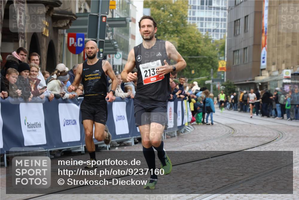 05.10.2025 - 20. swb-Marathon Bremen Strokosch-Dieckow http://msf.ph/oto/9237160 05.10.2025 12:40:11 Ziel 1714, 2138 meine-sportfotos.de