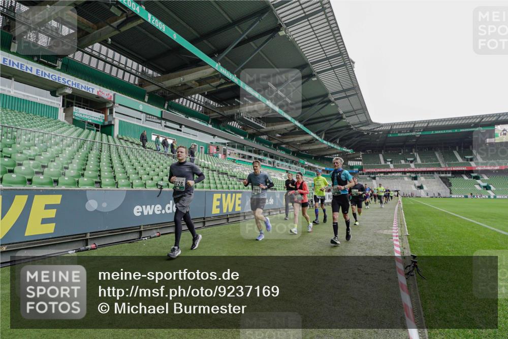 05.10.2025 - 20. swb-Marathon Bremen Michael Burmester http://msf.ph/oto/9237169 05.10.2025 13:00:00 Laufen im Stadion 27, 47, 99, 226, 271, 283, 491, 627, 807, 860, 954, 978, 1043, 1525, 1548, 1606, 1806, 2518, 2609, 2782, 2866, 2915, 2945, 3040, 3086, 3087, 3104, 3169, 3177, 3230, 3237, 3549, 3592, 3783, 3888, 4046, 4181, 4220, 4380, 4395, 4536, 4592, 4824, 4879, 5493, 5510, 5627, 6126, 6208, 6389, 6439, 6536, 6636, 6674, 6762, 6881, 7201, 7295, 7307, 7398, 7421, 7467, 7511, 7537, 7598, 7679, 7906, 7929, 8258, 8372, 8485, 8699, 8981, 9072, 219, 667, 1516, 1598, 1843 meine-sportfotos.de
