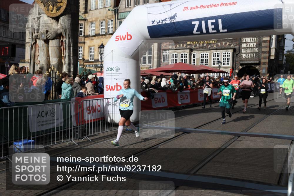 05.10.2025 - 20. swb-Marathon Bremen Yannick Fuchs http://msf.ph/oto/9237182 05.10.2025 11:06:07 Ziel 9355, 9931, 10081, 10095, 10587, 10597, 11134, 11425, 11468 meine-sportfotos.de