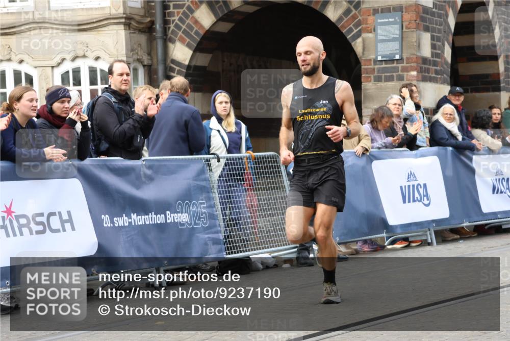 05.10.2025 - 20. swb-Marathon Bremen Strokosch-Dieckow http://msf.ph/oto/9237190 05.10.2025 12:40:14 Ziel 1714, 2138 meine-sportfotos.de