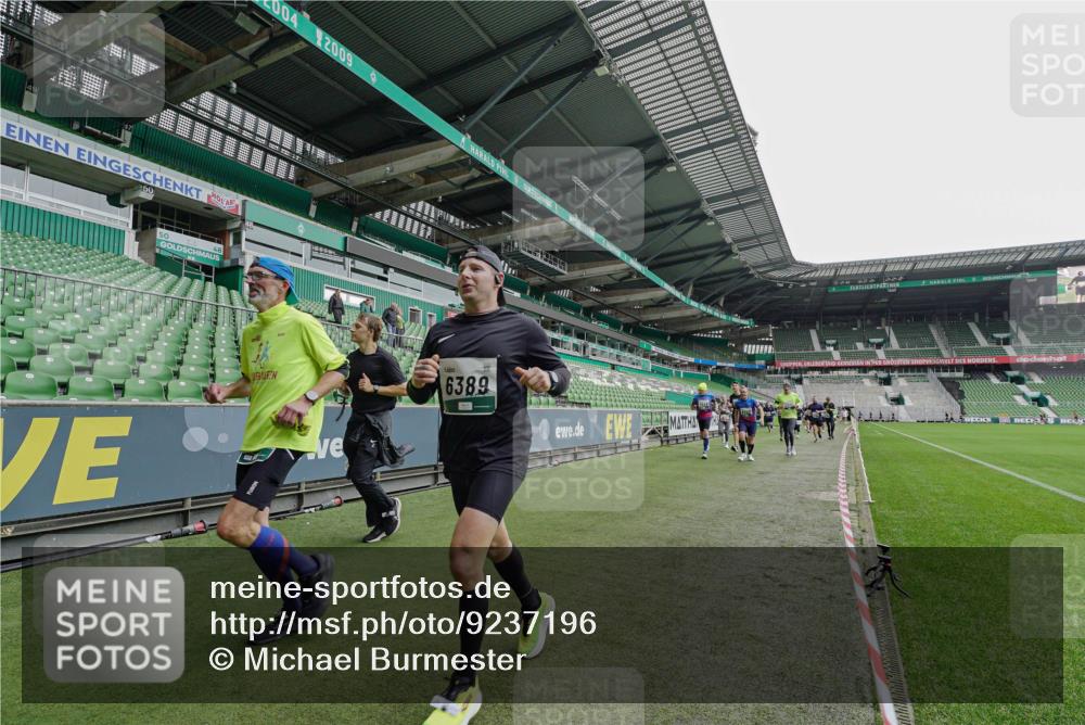 05.10.2025 - 20. swb-Marathon Bremen Michael Burmester http://msf.ph/oto/9237196 05.10.2025 13:00:02 Laufen im Stadion 47, 99, 226, 271, 283, 491, 627, 694, 860, 954, 978, 1525, 1548, 1606, 1806, 2518, 2609, 2782, 2866, 2915, 2945, 3040, 3086, 3087, 3104, 3169, 3177, 3230, 3237, 3549, 3592, 3783, 3888, 4046, 4181, 4202, 4220, 4380, 4395, 4536, 4592, 4824, 4879, 5493, 5510, 5627, 6126, 6208, 6389, 6439, 6536, 6636, 6674, 6762, 6881, 7201, 7295, 7307, 7398, 7421, 7467, 7537, 7598, 7679, 7906, 7929, 8258, 8372, 8485, 8699, 8981, 9072, 27, 667, 807, 1043, 1516, 1598, 1843 meine-sportfotos.de