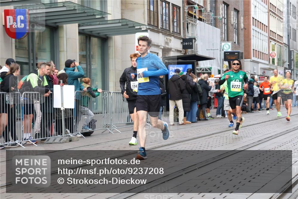 05.10.2025 - 20. swb-Marathon Bremen Strokosch-Dieckow http://msf.ph/oto/9237208 05.10.2025 10:45:20 Ziel 28, 8000, 9200, 9222, 9250, 9285, 9709, 9960, 10053, 10350, 10639, 10682, 10792, 10823, 11585, 11678, 11745, 28, 8000, 9200, 9222, 9250, 9285, 9709, 9960, 10053, 10350, 10639, 10682, 10792, 10823, 11585, 11678, 11745 meine-sportfotos.de