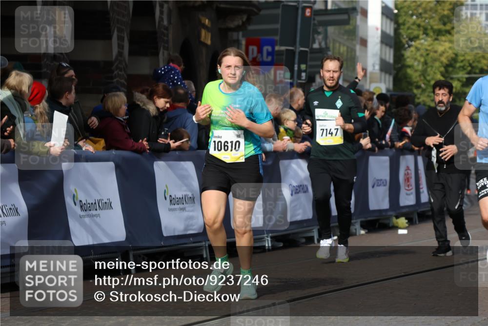 05.10.2025 - 20. swb-Marathon Bremen Strokosch-Dieckow http://msf.ph/oto/9237246 05.10.2025 10:55:51 Ziel 7147, 9521, 9871, 10253, 10385, 10610, 10653, 10654, 10921, 11052, 11249, 11439 meine-sportfotos.de