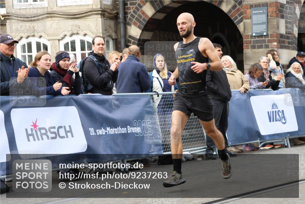 05.10.2025 - 20. swb-Marathon Bremen Strokosch-Dieckow http://msf.ph/oto/9237263 05.10.2025 12:40:14 Ziel 1714, 2138 meine-sportfotos.de