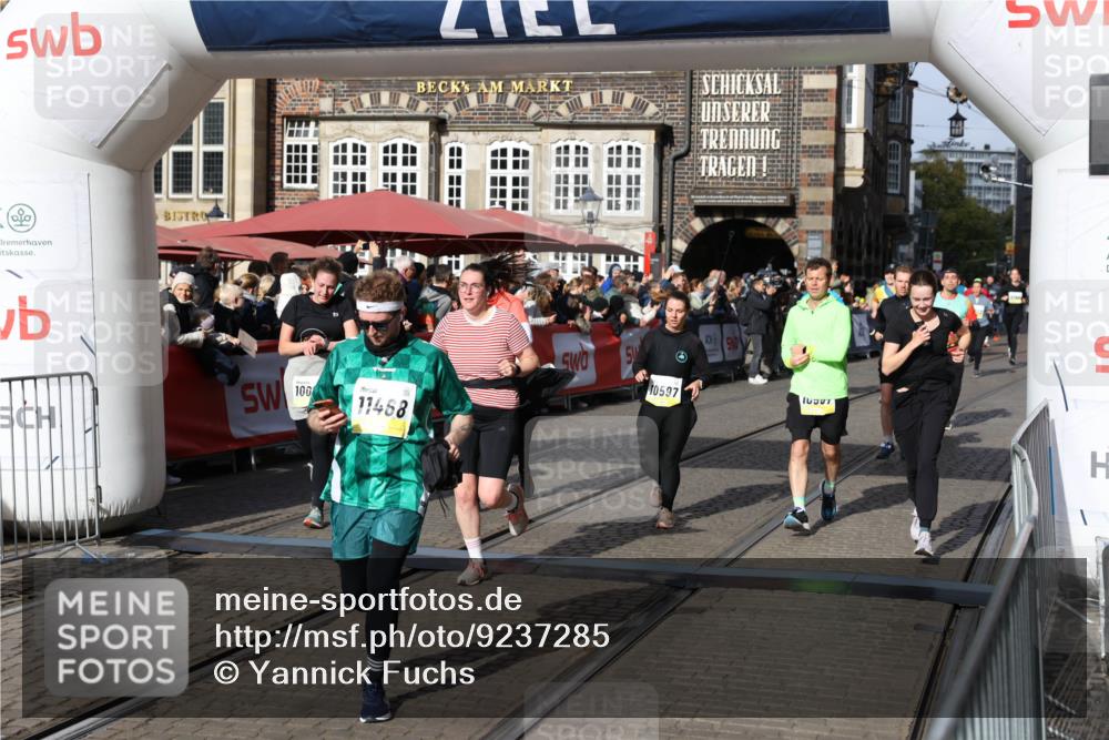 05.10.2025 - 20. swb-Marathon Bremen Yannick Fuchs http://msf.ph/oto/9237285 05.10.2025 11:06:09 Ziel 9355, 9931, 10081, 10095, 10101, 10587, 10597, 11134, 11425, 11468, 11525 meine-sportfotos.de