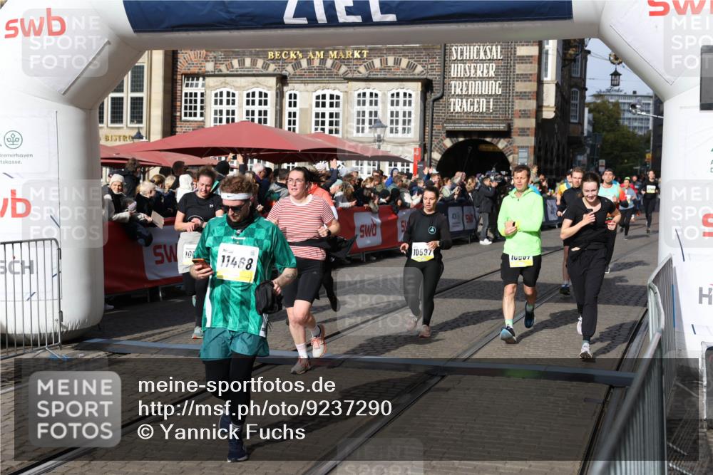 05.10.2025 - 20. swb-Marathon Bremen Yannick Fuchs http://msf.ph/oto/9237290 05.10.2025 11:06:09 Ziel 9355, 9931, 10081, 10095, 10101, 10587, 10597, 11134, 11425, 11468, 11525 meine-sportfotos.de