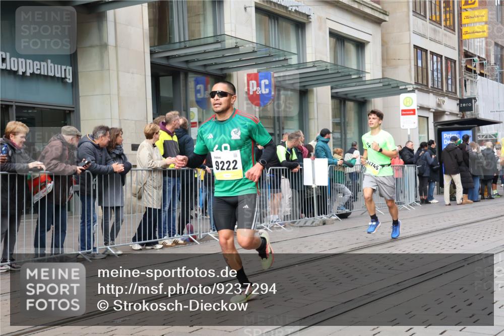 05.10.2025 - 20. swb-Marathon Bremen Strokosch-Dieckow http://msf.ph/oto/9237294 05.10.2025 10:45:23 Ziel 28, 8000, 9200, 9222, 9250, 9285, 9709, 9960, 10053, 10350, 10639, 10682, 10773, 10792, 10823, 11678, 11745, 28, 8000, 9200, 9222, 9250, 9285, 9709, 9960, 10053, 10350, 10639, 10682, 10773, 10792, 10823, 11678, 11745 meine-sportfotos.de