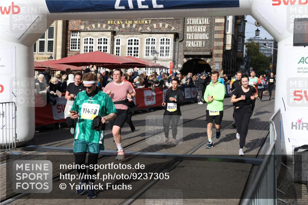 05.10.2025 - 20. swb-Marathon Bremen Yannick Fuchs http://msf.ph/oto/9237305 05.10.2025 11:06:09 Ziel 9355, 9931, 10081, 10095, 10101, 10587, 10597, 11134, 11425, 11468, 11525 meine-sportfotos.de