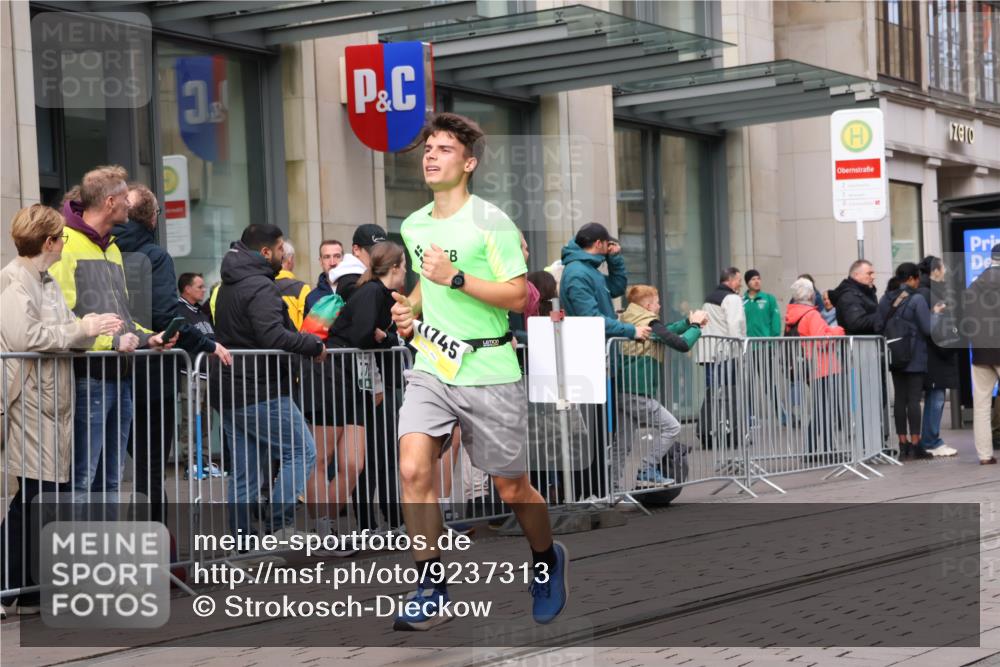 05.10.2025 - 20. swb-Marathon Bremen Strokosch-Dieckow http://msf.ph/oto/9237313 05.10.2025 10:45:24 Ziel 28, 8000, 9200, 9222, 9250, 9285, 9709, 9960, 10053, 10350, 10639, 10682, 10773, 10792, 10823, 11617, 11678, 11745, 28, 8000, 9200, 9222, 9250, 9285, 9709, 9960, 10053, 10350, 10639, 10682, 10773, 10792, 10823, 11617, 11678, 11745 meine-sportfotos.de