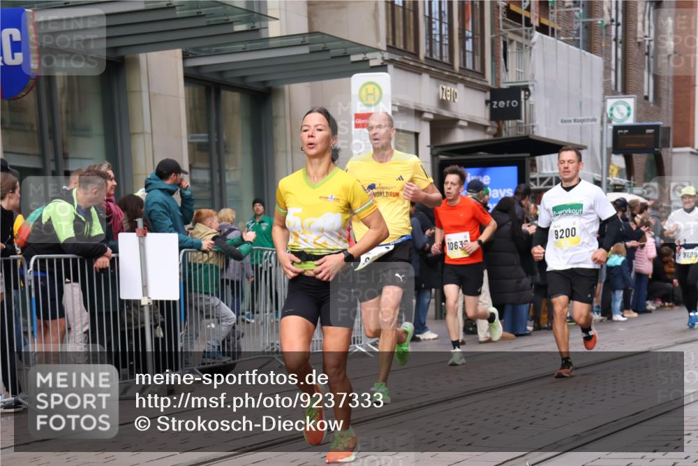 05.10.2025 - 20. swb-Marathon Bremen Strokosch-Dieckow http://msf.ph/oto/9237333 05.10.2025 10:45:25 Ziel 28, 8000, 9200, 9222, 9250, 9285, 9709, 9960, 10053, 10350, 10639, 10682, 10773, 10792, 10823, 11617, 11678, 11745, 28, 8000, 9200, 9222, 9250, 9285, 9709, 9960, 10053, 10350, 10639, 10682, 10773, 10792, 10823, 11617, 11678, 11745 meine-sportfotos.de