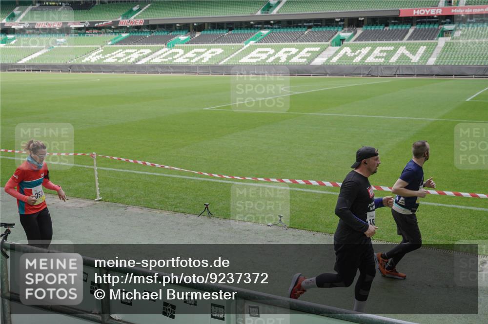 05.10.2025 - 20. swb-Marathon Bremen Michael Burmester http://msf.ph/oto/9237372 05.10.2025 10:33:04 Laufen im Stadion 7077, 7165, 9187, 9195, 9197, 9238, 9258, 9260, 9268, 9284, 9295, 9318, 9359, 9367, 9392, 9402, 9407, 9436, 9456, 9461, 9464, 9475, 9492, 9494, 9514, 9517, 9539, 9548, 9570, 9574, 9577, 9650, 9654, 9703, 9754, 9830, 9835, 9856, 9900, 9918, 9933, 9939, 9950, 9985, 10007, 10008, 10034, 10042, 10046, 10097, 10174, 10232, 10233, 10234, 10253, 10308, 10309, 10323, 10326, 10349, 10385, 10387, 10388, 10394, 10402, 10416, 10436, 10475, 10484, 10487, 10533, 10915 meine-sportfotos.de