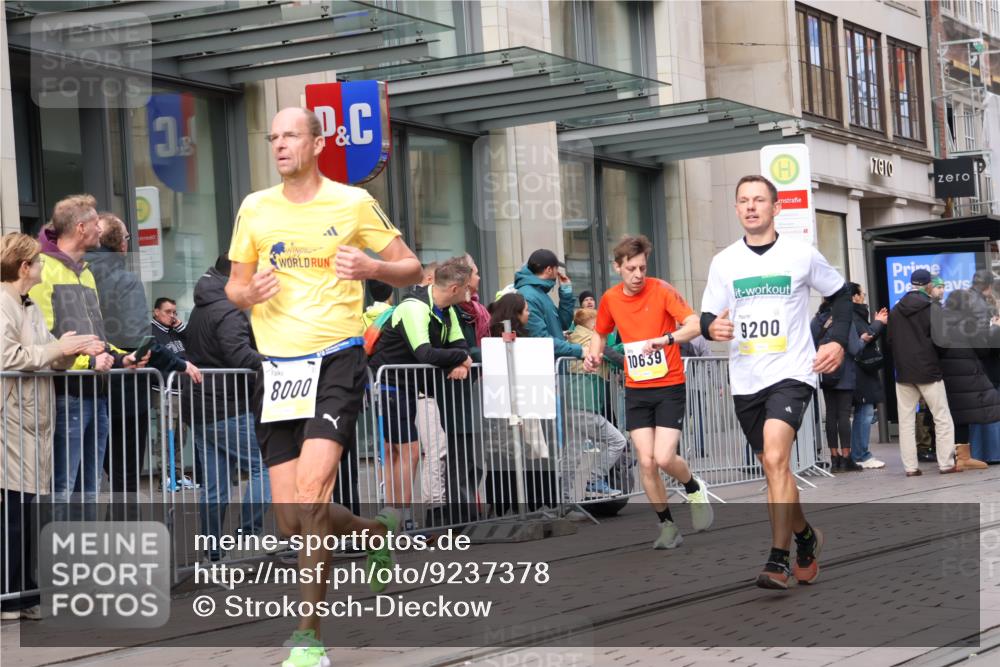 05.10.2025 - 20. swb-Marathon Bremen Strokosch-Dieckow http://msf.ph/oto/9237378 05.10.2025 10:45:26 Ziel 28, 8000, 9200, 9222, 9250, 9285, 9397, 9709, 9876, 9960, 10053, 10350, 10639, 10682, 10773, 10792, 10823, 11617, 11678, 11745, 28, 8000, 9200, 9222, 9250, 9285, 9397, 9709, 9876, 9960, 10053, 10350, 10639, 10682, 10773, 10792, 10823, 11617, 11678, 11745 meine-sportfotos.de
