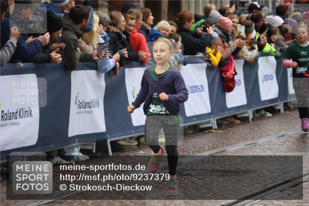 05.10.2025 - 20. swb-Marathon Bremen Strokosch-Dieckow http://msf.ph/oto/9237379 05.10.2025 15:20:45 Ziel  meine-sportfotos.de
