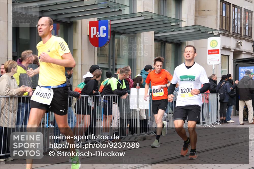 05.10.2025 - 20. swb-Marathon Bremen Strokosch-Dieckow http://msf.ph/oto/9237389 05.10.2025 10:45:26 Ziel 28, 8000, 9200, 9222, 9250, 9285, 9397, 9709, 9876, 9960, 10053, 10350, 10639, 10682, 10773, 10792, 10823, 11617, 11678, 11745, 28, 8000, 9200, 9222, 9250, 9285, 9397, 9709, 9876, 9960, 10053, 10350, 10639, 10682, 10773, 10792, 10823, 11617, 11678, 11745 meine-sportfotos.de