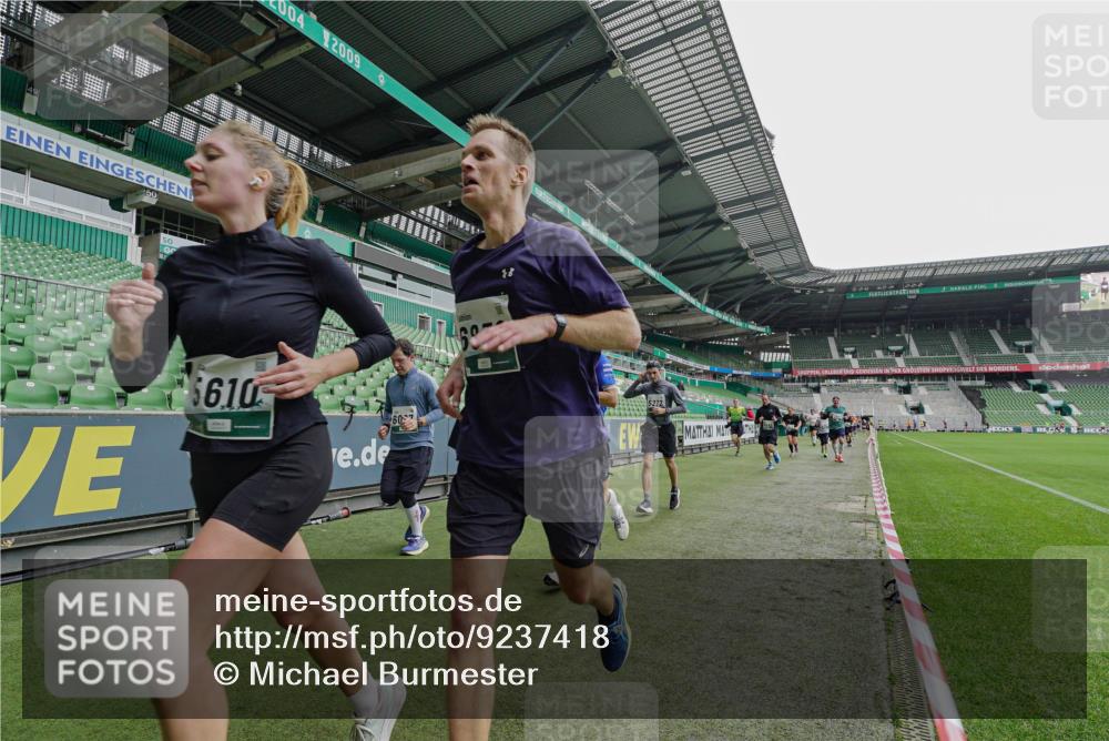 05.10.2025 - 20. swb-Marathon Bremen Michael Burmester http://msf.ph/oto/9237418 05.10.2025 13:00:31 Laufen im Stadion 47, 52, 72, 271, 283, 491, 498, 575, 627, 694, 860, 954, 1017, 1116, 1182, 1423, 1471, 1525, 1606, 1806, 1968, 2007, 2504, 2518, 2609, 2668, 2745, 2806, 2822, 2915, 3040, 3104, 3160, 3169, 3177, 3230, 3237, 3293, 3549, 3605, 3783, 3979, 4034, 4035, 4046, 4181, 4202, 4216, 4220, 4502, 4592, 4661, 4788, 4824, 4879, 5183, 5272, 5329, 5610, 5627, 5663, 5836, 5841, 6027, 6057, 6126, 6208, 6389, 6440, 6523, 6536, 6636, 6674, 6704, 6762, 6881, 7295, 7307, 7537, 7598, 7679 meine-sportfotos.de