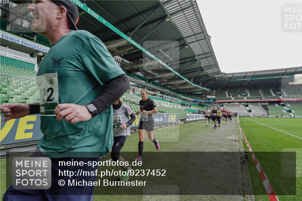 05.10.2025 - 20. swb-Marathon Bremen Michael Burmester http://msf.ph/oto/9237452 05.10.2025 13:00:37 Laufen im Stadion 47, 52, 72, 271, 283, 491, 498, 575, 627, 694, 860, 1017, 1116, 1182, 1423, 1471, 1606, 1806, 1968, 2007, 2446, 2504, 2518, 2668, 2706, 2745, 2806, 2822, 2915, 3040, 3104, 3160, 3177, 3230, 3237, 3293, 3360, 3549, 3604, 3605, 3979, 4034, 4035, 4046, 4181, 4202, 4216, 4502, 4592, 4661, 4788, 4824, 4879, 5011, 5183, 5272, 5329, 5610, 5627, 5663, 5836, 5841, 6027, 6057, 6126, 6208, 6389, 6440, 6523, 6636, 6674, 6704, 6762, 6881, 7537, 7598 meine-sportfotos.de