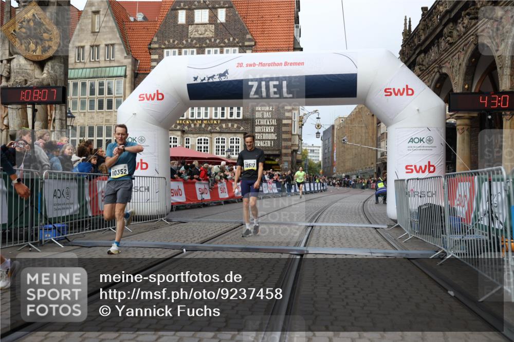 05.10.2025 - 20. swb-Marathon Bremen Yannick Fuchs http://msf.ph/oto/9237458 05.10.2025 10:38:56 Ziel 9341, 10352, 10409, 10517, 10862, 10967, 11132 meine-sportfotos.de